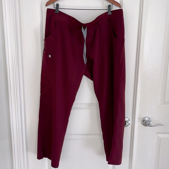 Figs Technical Collection Kade Cargo Scrub Pants. Burgundy Size XXL/P - Picture 1 of 5
